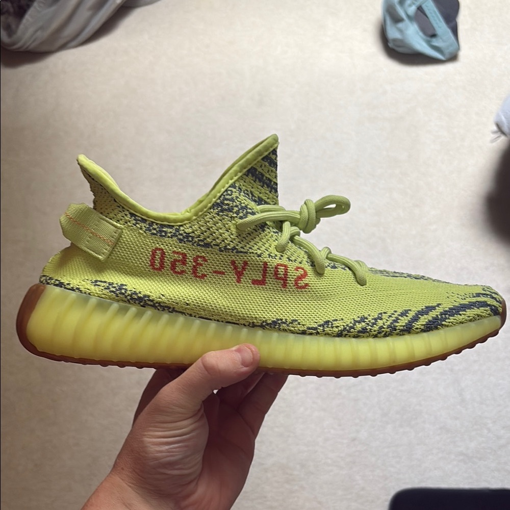 Yeezy 350 Semi Frozen Yellow (Original Release)